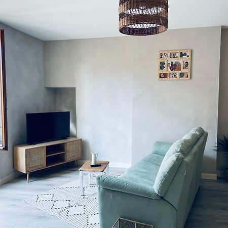 Appartement Centre De Charlieu ภายนอก รูปภาพ