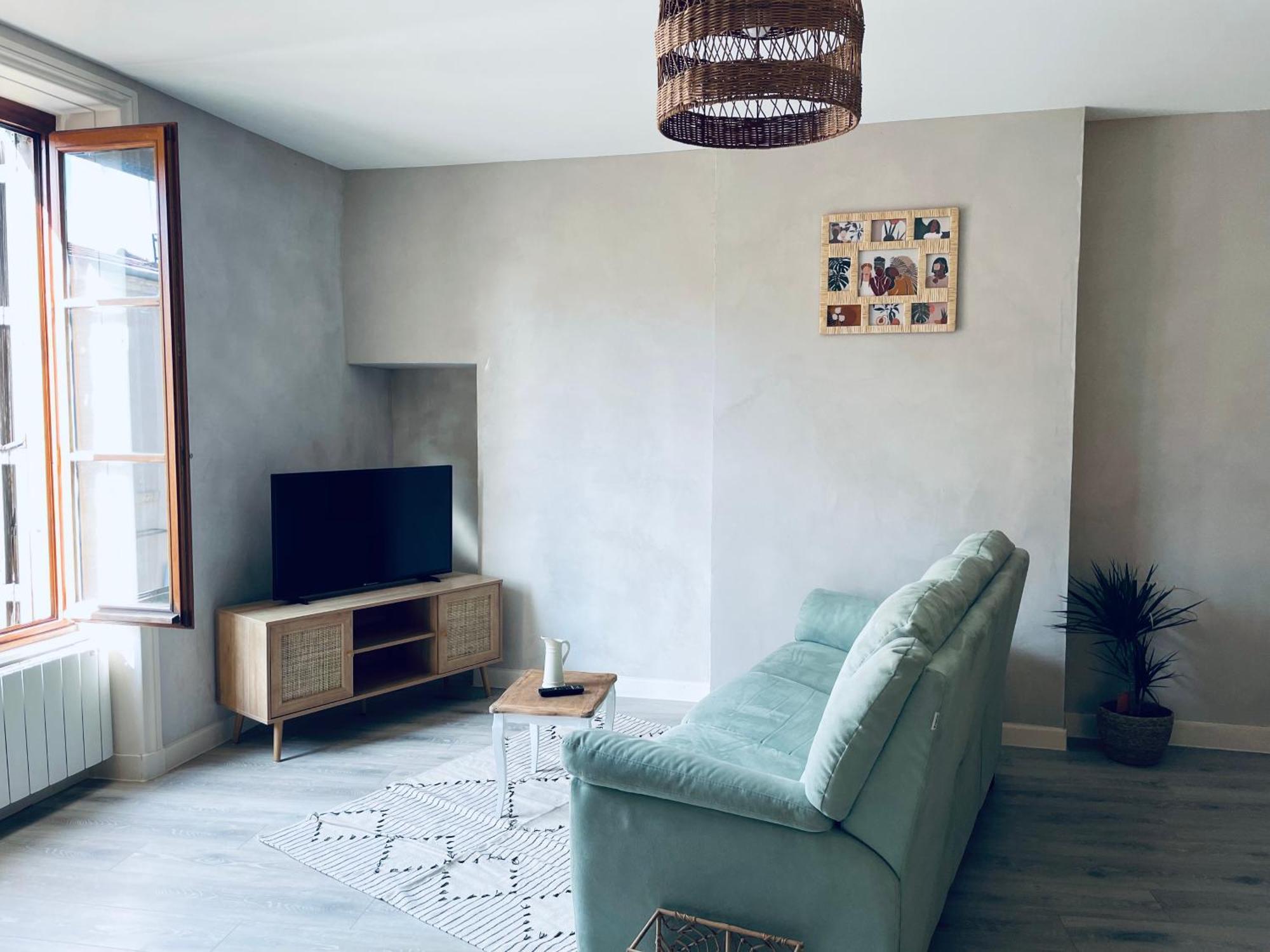 Appartement Centre De Charlieu ภายนอก รูปภาพ