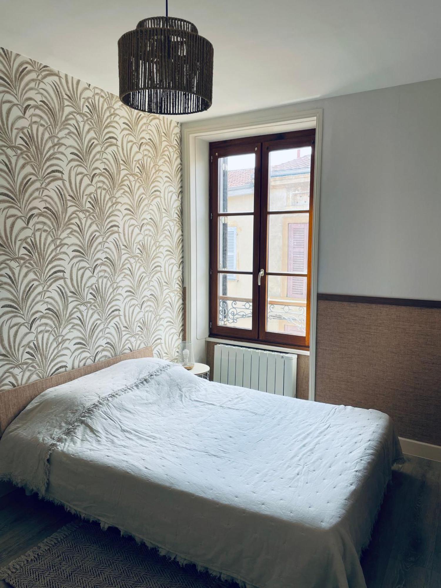 Appartement Centre De Charlieu ภายนอก รูปภาพ